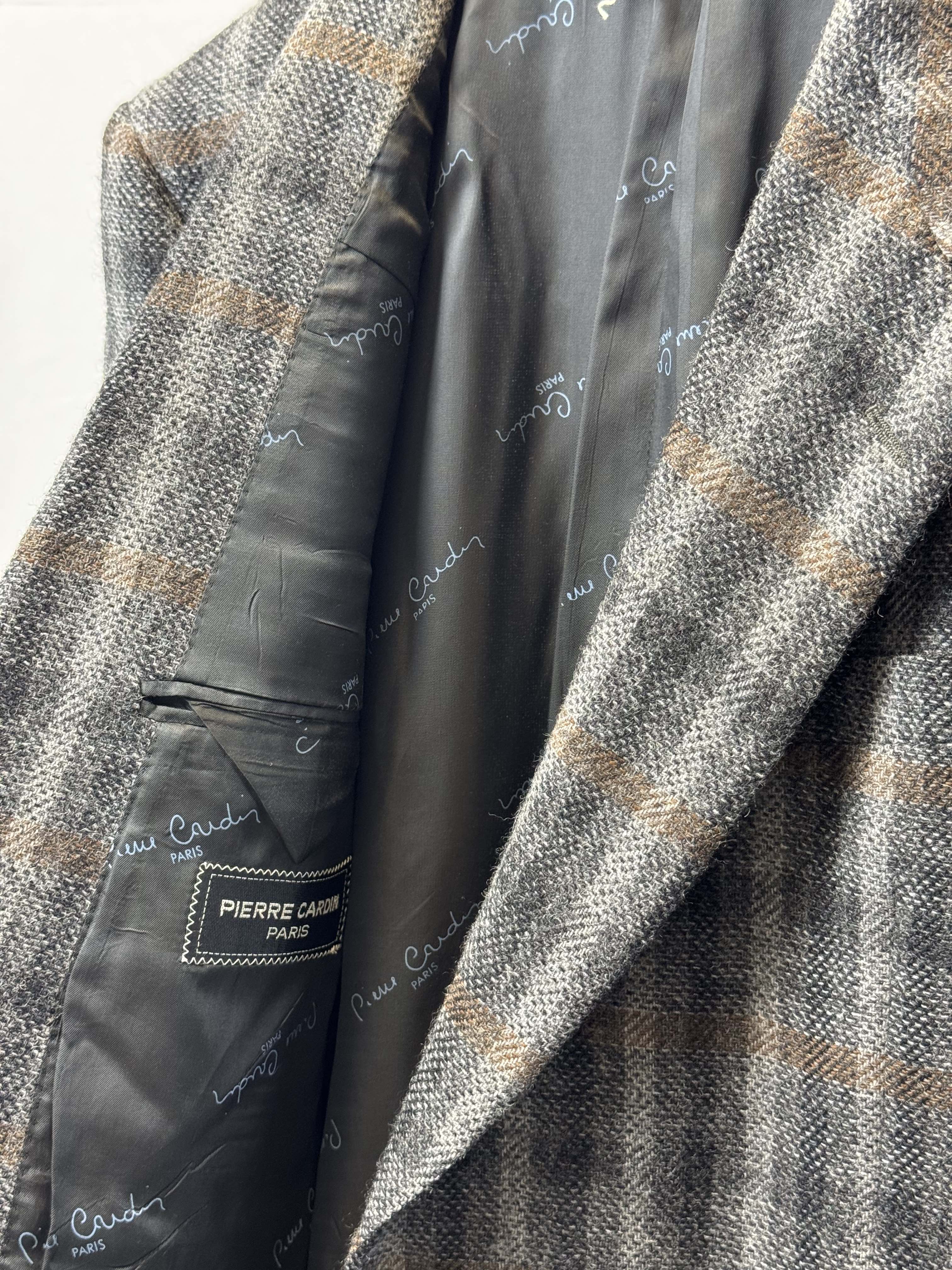 Pierre Cardin Paris jacket 100% virgin wool